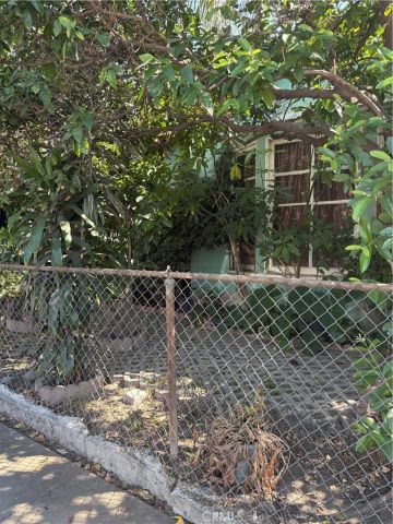 450 E 70th, Los Angeles, CA 90003