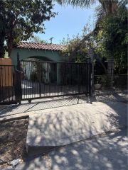 450 E 70th, Los Angeles, CA 90003