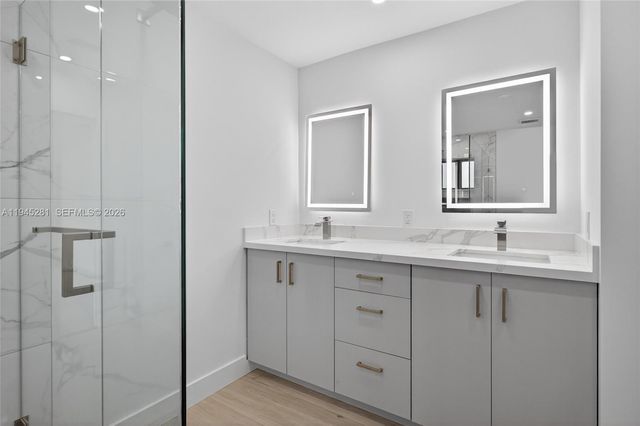 1060 NW 94th Ter, Plantation, FL 33322