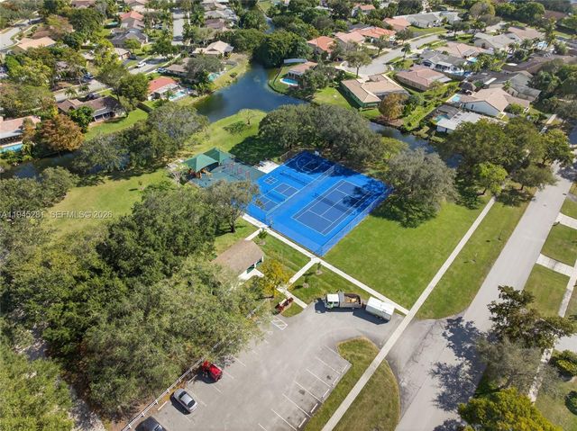 1060 NW 94th Ter, Plantation, FL 33322