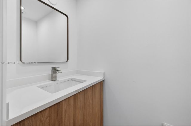 1060 NW 94th Ter, Plantation, FL 33322