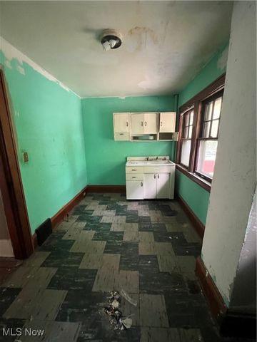 573 Madison Avenue, Akron, OH 44320