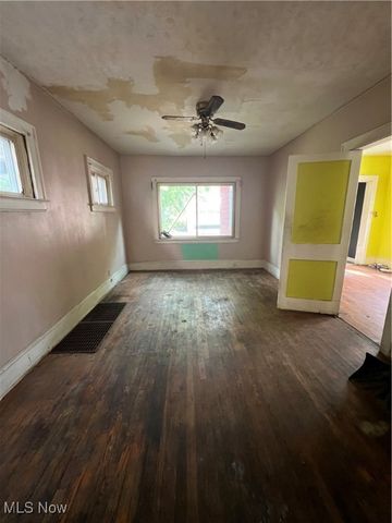 573 Madison Avenue, Akron, OH 44320