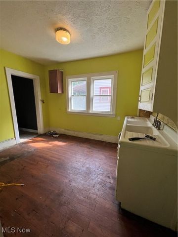 573 Madison Avenue, Akron, OH 44320