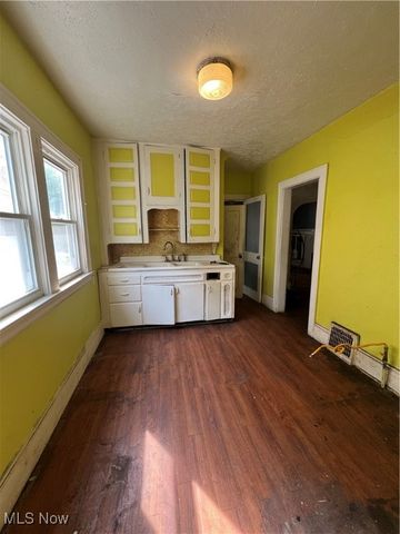 573 Madison Avenue, Akron, OH 44320