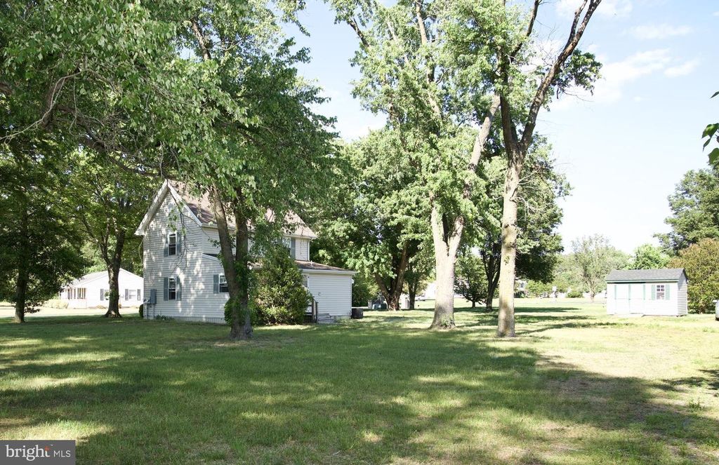 Image 6 of property listing at 31867 SHAVOX RD, Salisbury, MD 21804