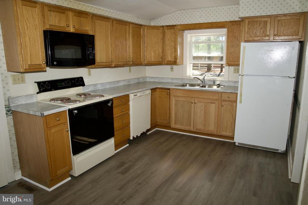 Image 7 of property listing at 31867 SHAVOX RD, Salisbury, MD 21804
