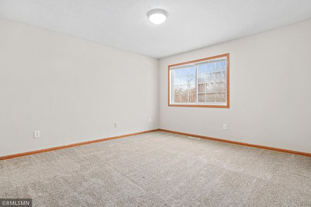 6983 21st Street N, Oakdale, MN 55128