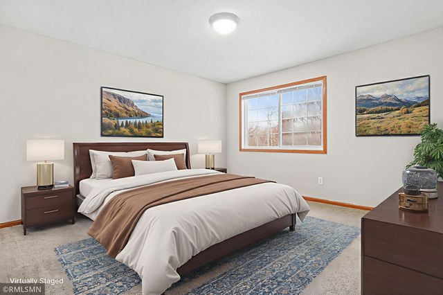 6983 21st Street N, Oakdale, MN 55128