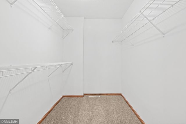 6983 21st Street N, Oakdale, MN 55128