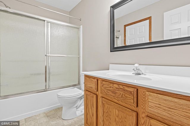 6983 21st Street N, Oakdale, MN 55128