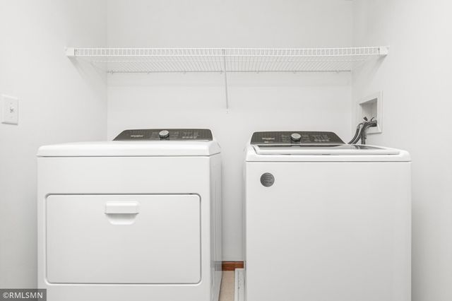 6983 21st Street N, Oakdale, MN 55128