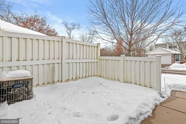 6983 21st Street N, Oakdale, MN 55128