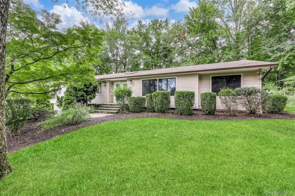 5 Rookery Circle, New City, NY 10956