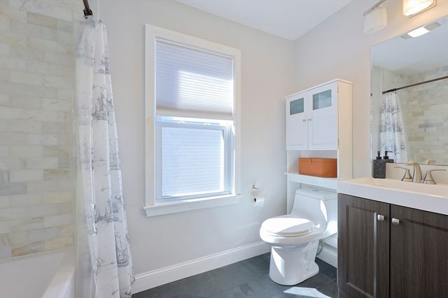 112 Roslindale Ave 2, Boston, MA 02131