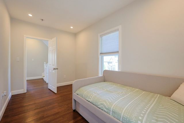 112 Roslindale Ave 2, Boston, MA 02131