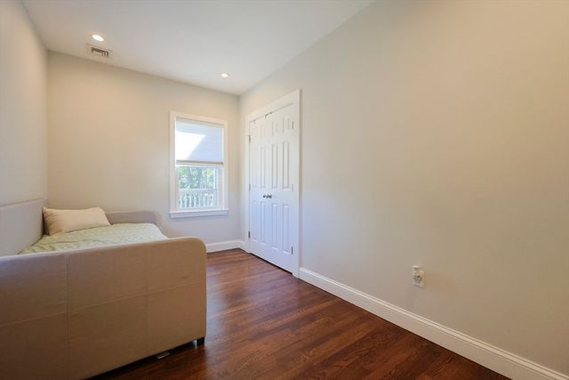 112 Roslindale Ave 2, Boston, MA 02131