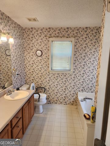 125 Crest Mont Drive, Macon, GA 31206