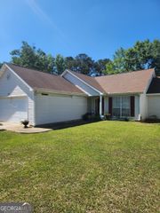 125 Crest Mont Drive, Macon, GA 31206