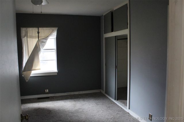 1325 S Dewey Avenue, Bartlesville, OK 74003