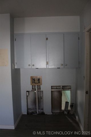 1325 S Dewey Avenue, Bartlesville, OK 74003