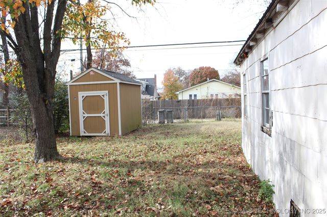 1325 S Dewey Avenue, Bartlesville, OK 74003