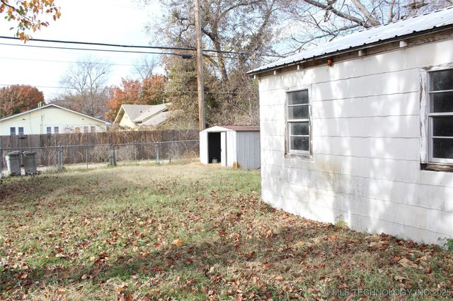 1325 S Dewey Avenue, Bartlesville, OK 74003