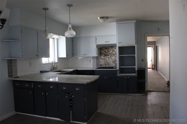 1325 S Dewey Avenue, Bartlesville, OK 74003