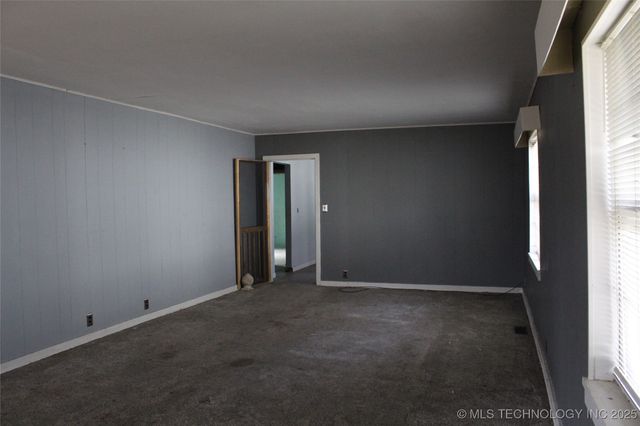 1325 S Dewey Avenue, Bartlesville, OK 74003