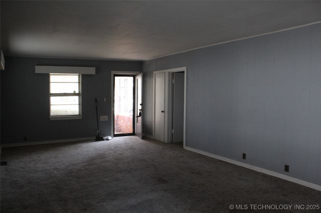 1325 S Dewey Avenue, Bartlesville, OK 74003