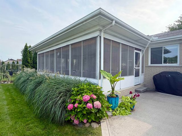 41304 Clairpointe St Street, Harrison Twp, MI 48045