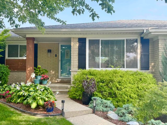 41304 Clairpointe St Street, Harrison Twp, MI 48045