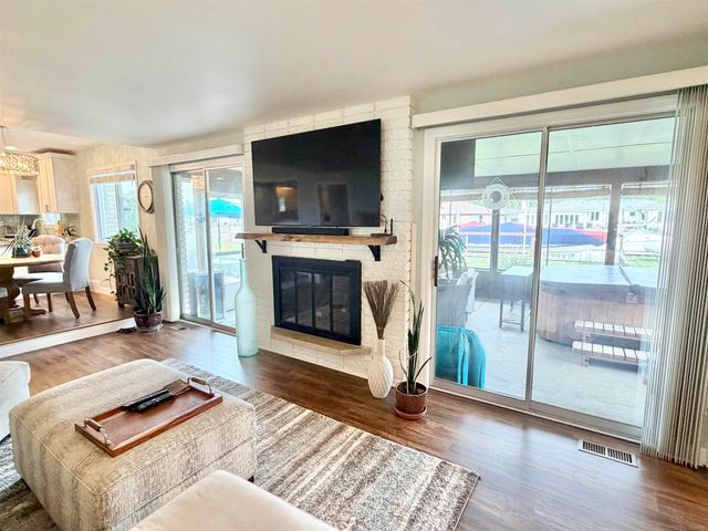 41304 Clairpointe St Street, Harrison Twp, MI 48045