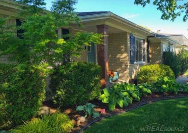 41304 Clairpointe St Street, Harrison Twp, MI 48045