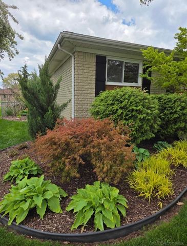41304 Clairpointe St Street, Harrison Twp, MI 48045