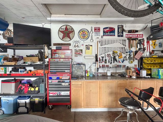 41304 Clairpointe St Street, Harrison Twp, MI 48045
