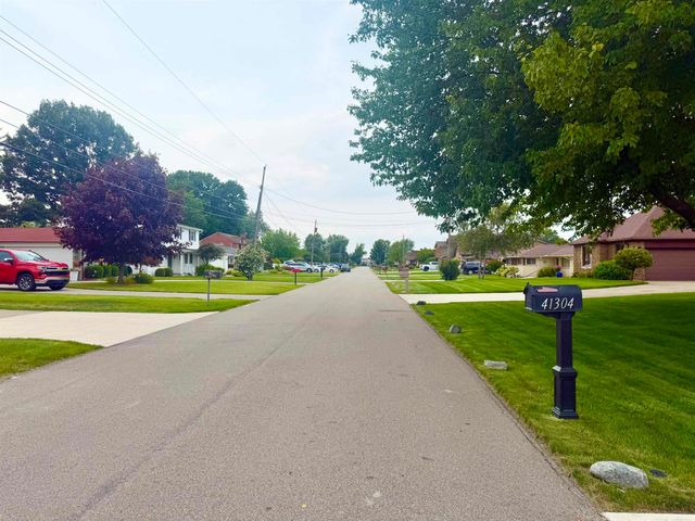 41304 Clairpointe St Street, Harrison Twp, MI 48045
