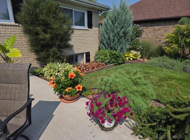41304 Clairpointe St Street, Harrison Twp, MI 48045