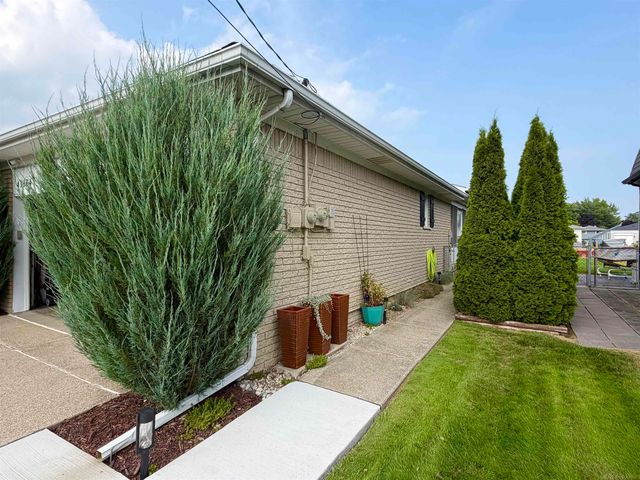 41304 Clairpointe St Street, Harrison Twp, MI 48045