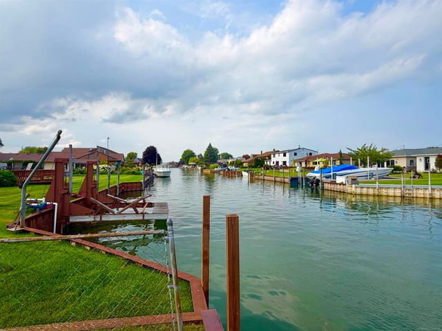 41304 Clairpointe St Street, Harrison Twp, MI 48045