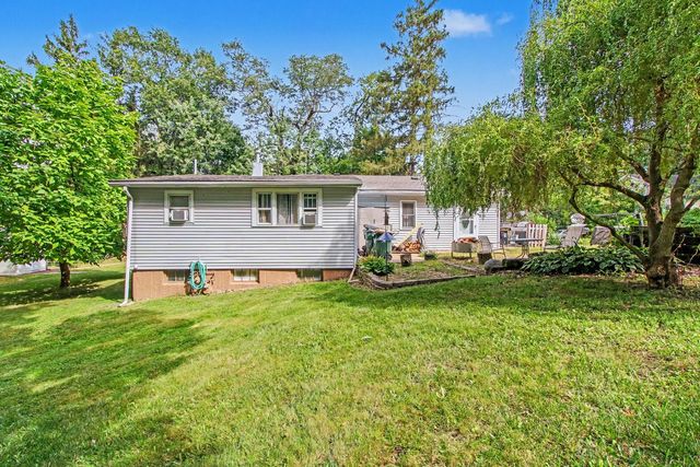 6N872 Fox River Avenue, St. Charles, IL 60174