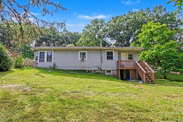 6N872 Fox River Avenue, St. Charles, IL 60174