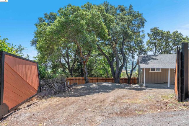 7001 Monte Verde Rd, El Sobrante, CA 94803