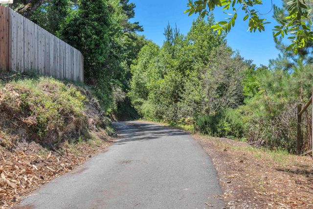 7001 Monte Verde Rd, El Sobrante, CA 94803