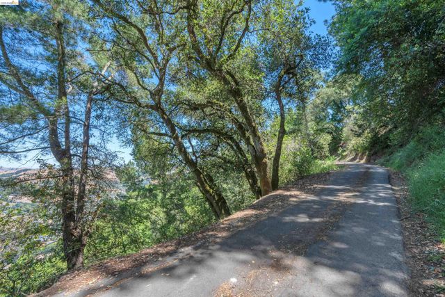 7001 Monte Verde Rd, El Sobrante, CA 94803