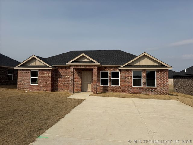 506 Honeysuckle Lane, Madill, OK 73446