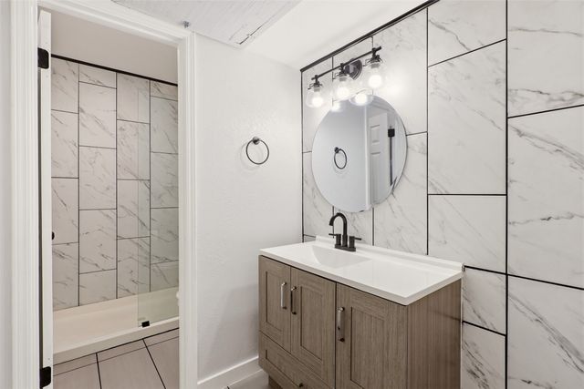 10526 Stone Canyon Road 201, Dallas, TX 75230