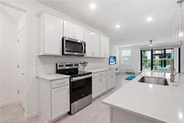 1516 Fells Cove LN, Cape Coral, FL 33909