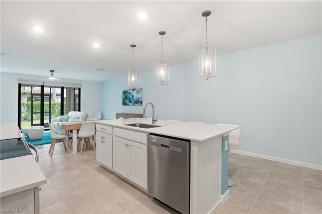1516 Fells Cove LN, Cape Coral, FL 33909
