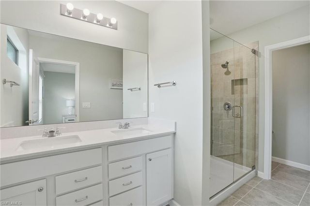 1516 Fells Cove LN, Cape Coral, FL 33909